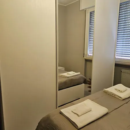 Vicino Lo Stadio Con Garage * Piacenza