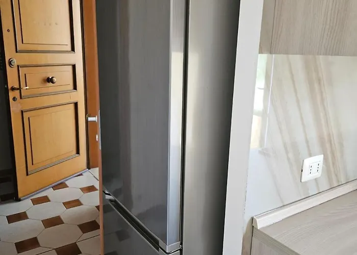 Vicino Lo Stadio Con Garage *